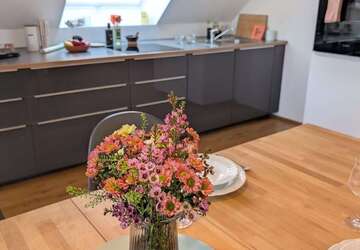 Wohnung Stuttgart Obertürkheim - 3 Zimmer, 140 m&sup2;, 2.100&euro; | Angebot:27305433