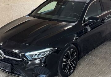 Mercedes-Benz A 180 32.040 km 24.400 &euro; Sindelfingen/Stuttgart 71065