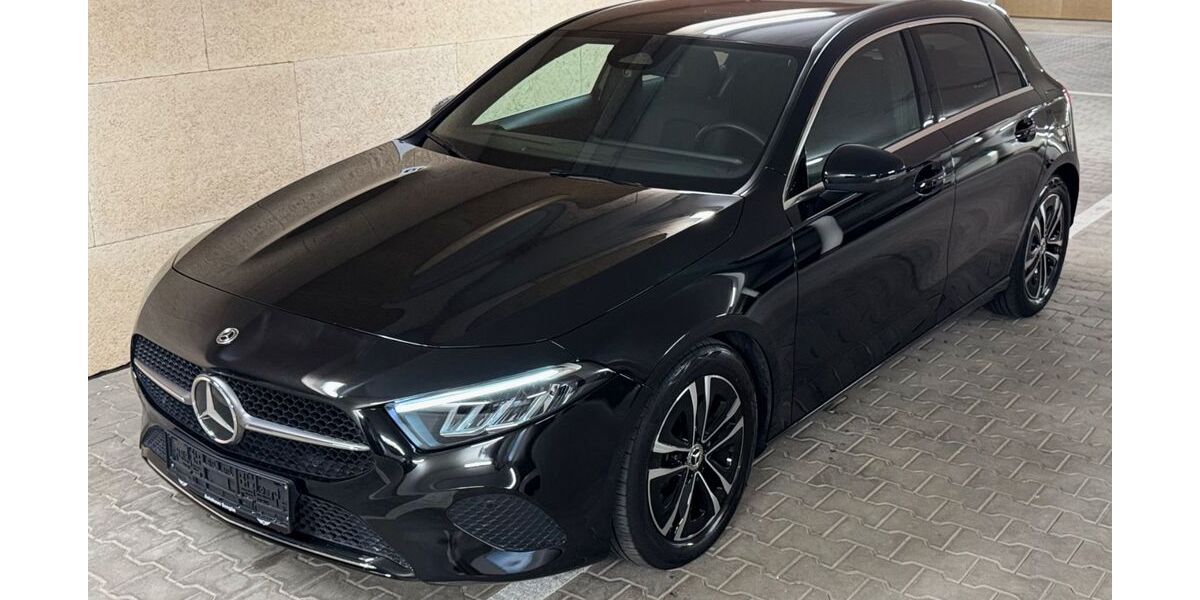Mercedes-Benz A 180 32.040 km 24.400 &euro; Sindelfingen/Stuttgart 71065