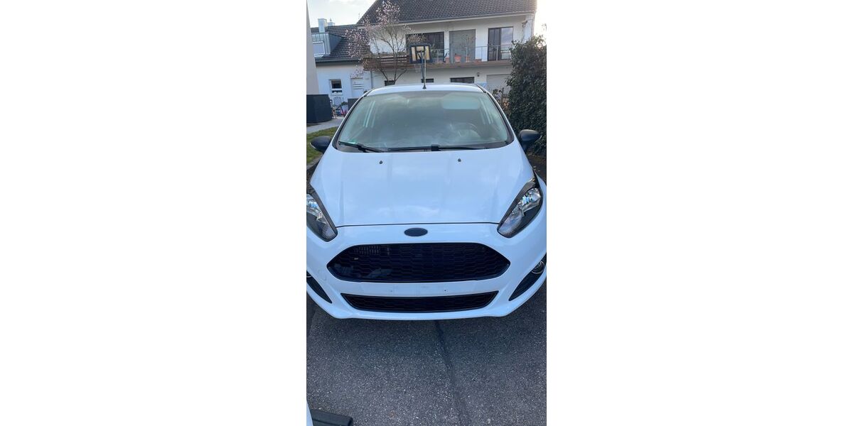 Ford Fiesta 46.000 km 8.000 &euro; herrenberg 71083